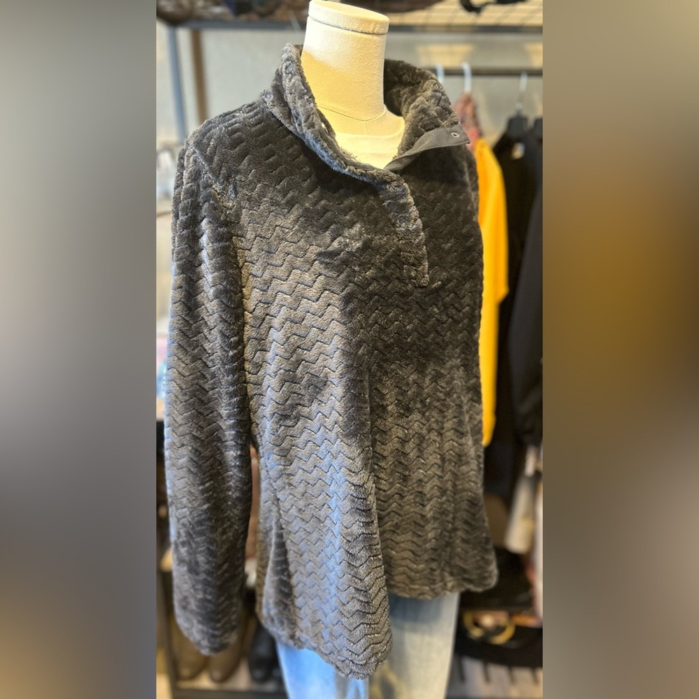 NWOT Avalanche 1/4 Snap Up Textured Chevron Sherpa  Pullover- Size Large
